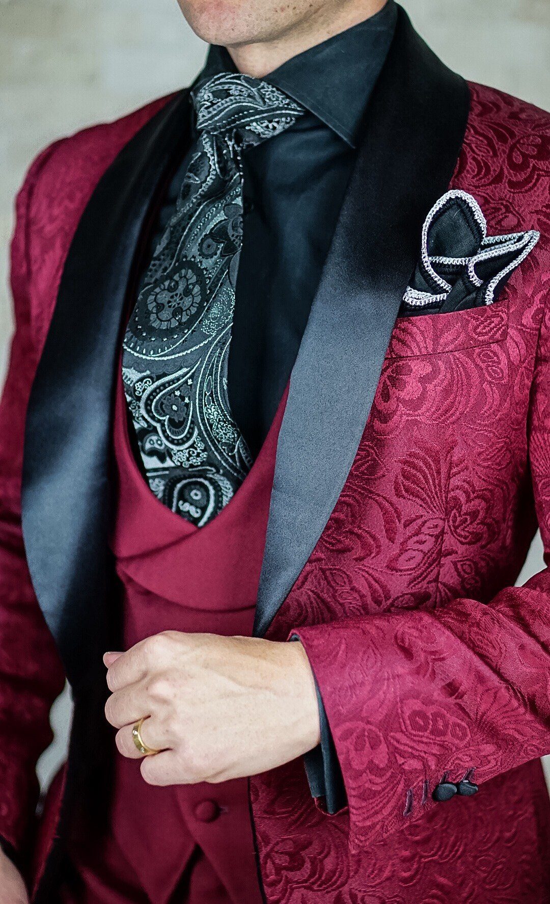 Venetian Paisley Tie in Black Argento Luxury Necktie