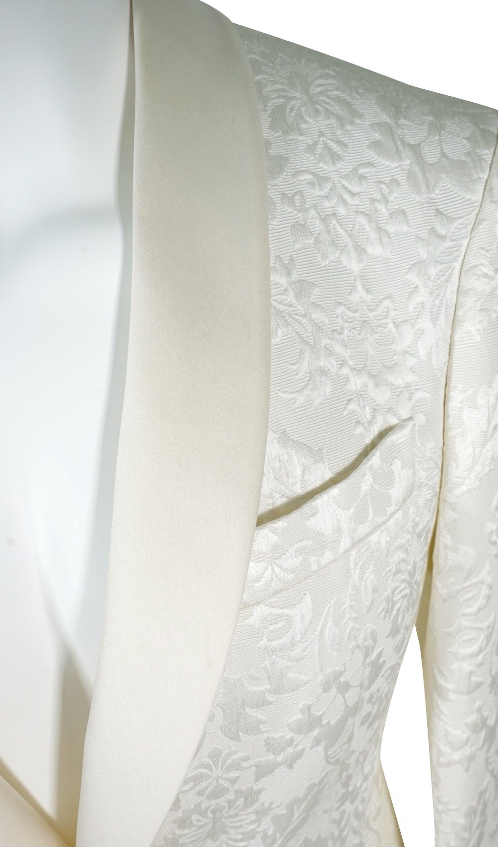 Vanilla Fiore Dinner Jacket @ The Vault