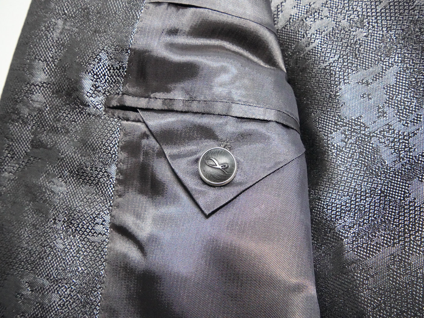 Nero Horn With Silver Tone Buttons For Dinner Jacket