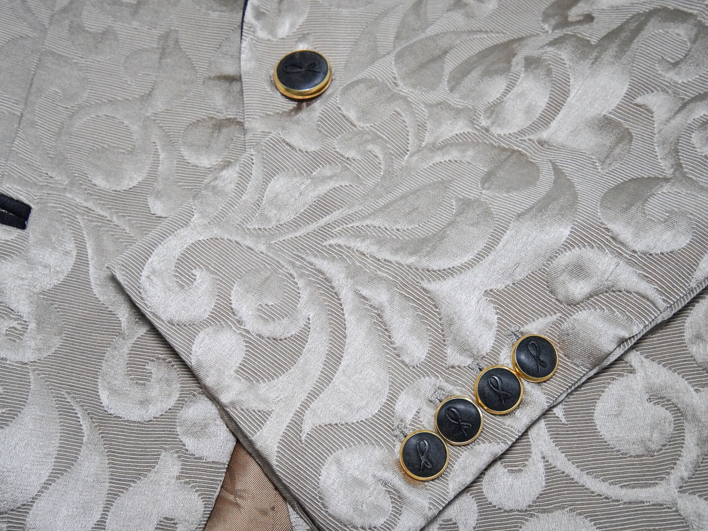 Nero Horn With Gold Tone Buttons For Sports Jacket