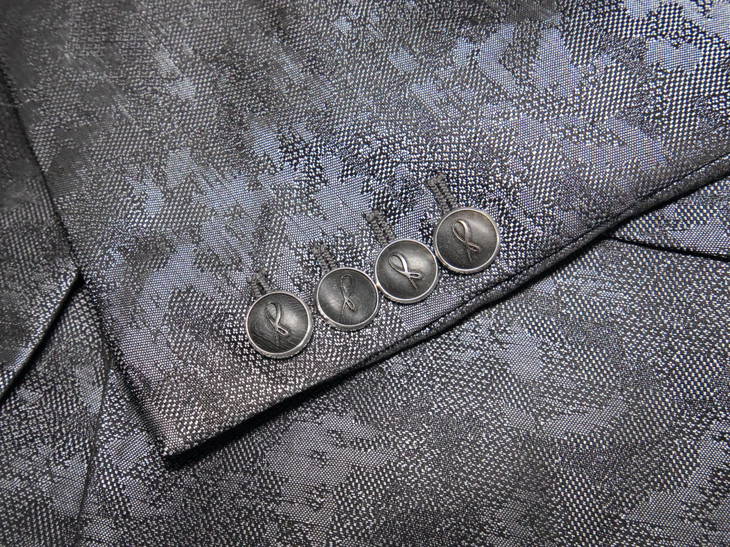 Nero Horn With Silver Tone Buttons For Dinner Jacket