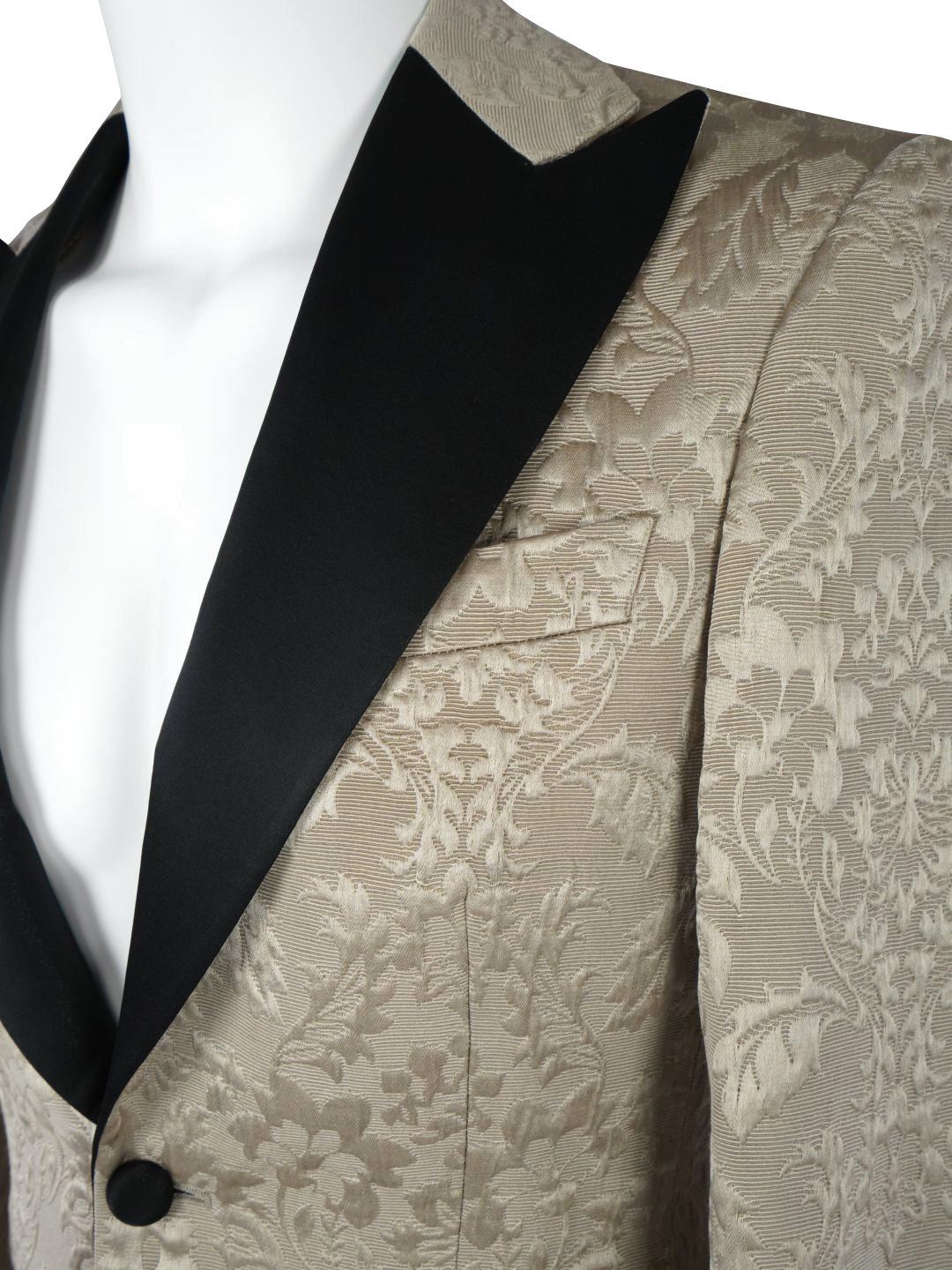 Champagne Oro Fiore and Black Jacket