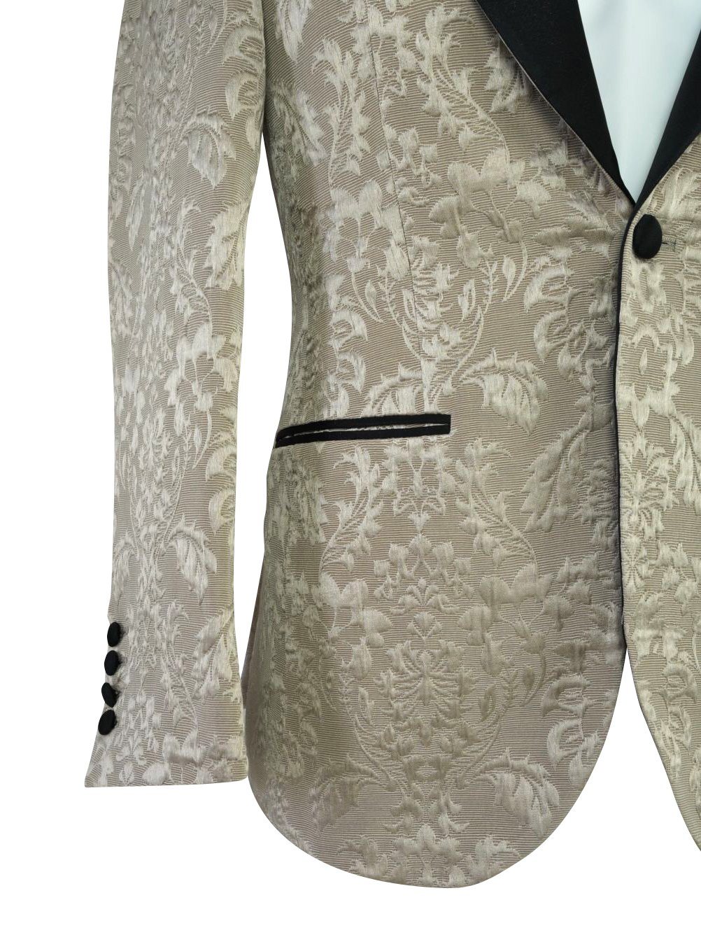 Champagne Oro Fiore and Black Jacket