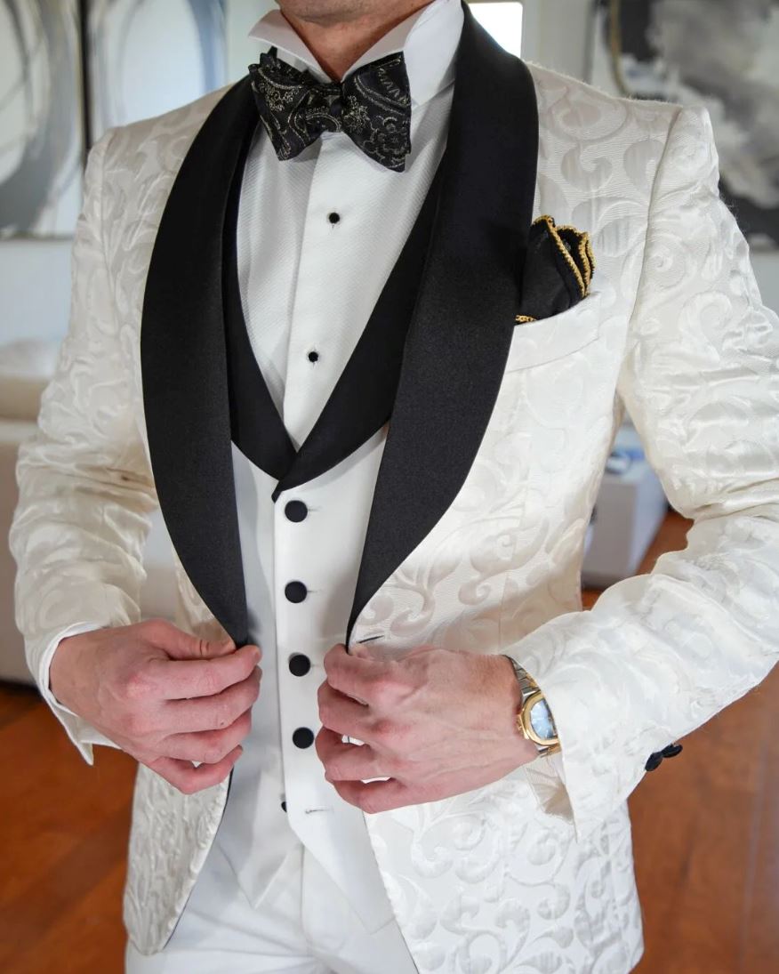 Vanilla & Black Paisley Dinner Jacket