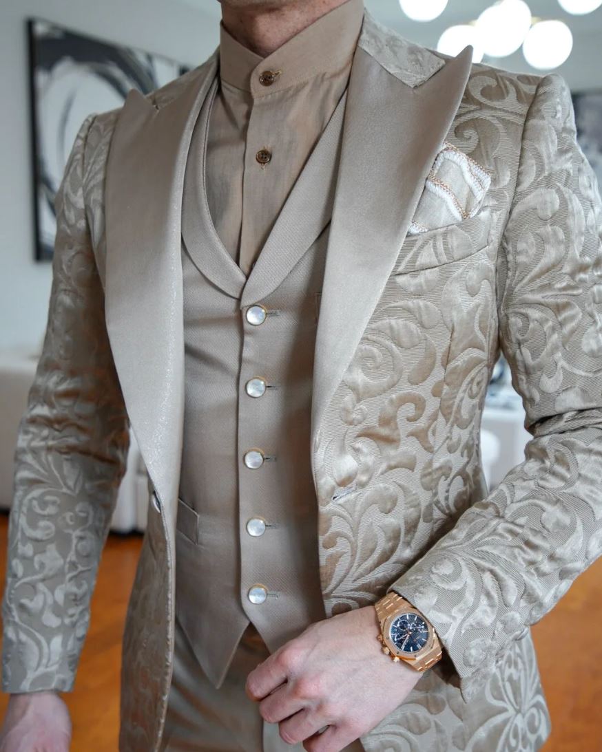 Champagne Oro Paisley Jacket