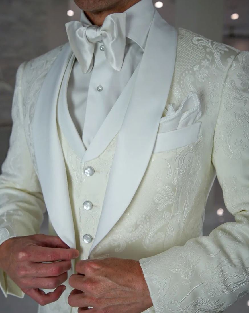 Vanilla Vittoriana Dinner Jacket