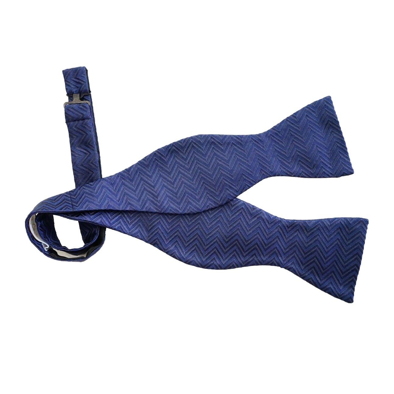 Blu Chevron Classic Butterfly Bow Tie